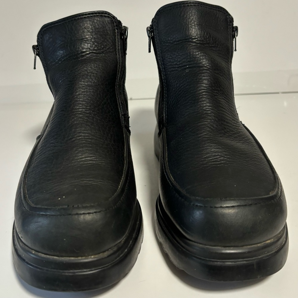 Dexter Black 9.5W low top ankle boots booties double zippers pre-owned EUC